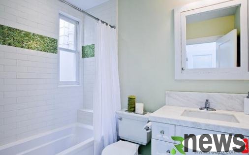 How to clean the bathroom with odor?